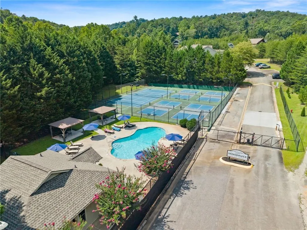 17 Dach Bruecke Gasse Helen, GA 30545
