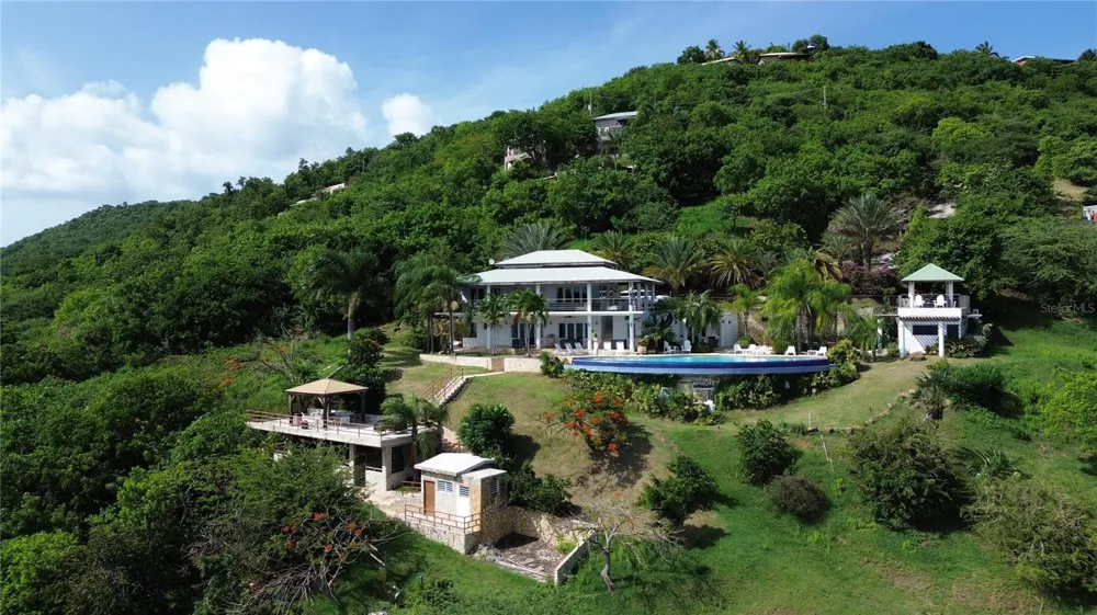 BO FLAMENCO LAS QUINTAS SOLAR 15 #Sec La Quintas Solar 15 Culebra, PR 00775