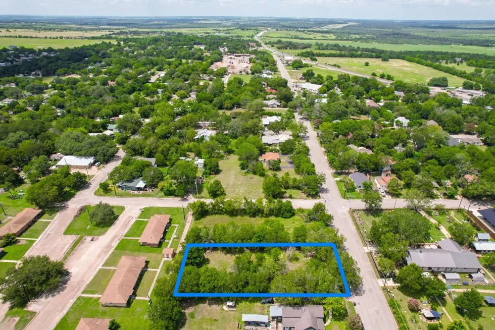 821 Blanco Lockhart, TX 78644
