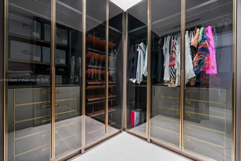 18555 Collins Ave #2701 Sunny Isles Beach, FL 33160