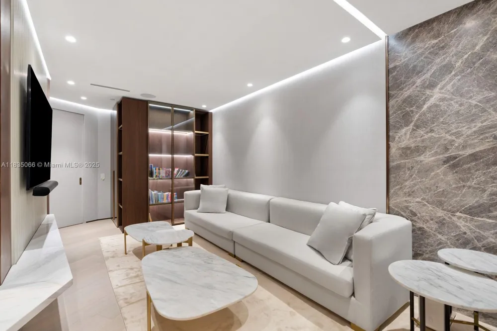 18555 Collins Ave #2701 Sunny Isles Beach, FL 33160