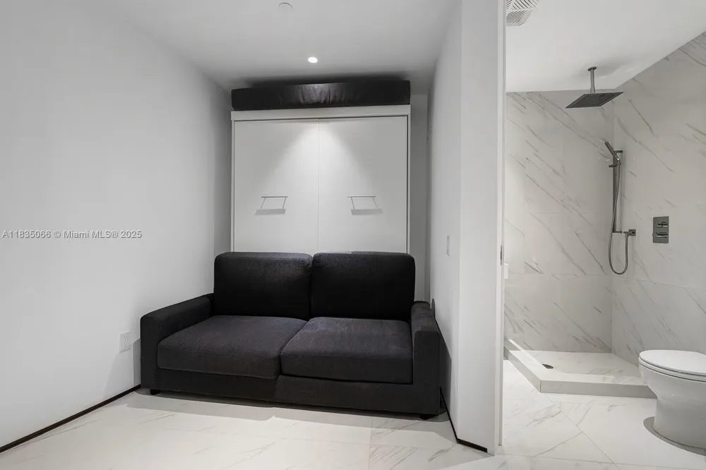 18555 Collins Ave #2701 Sunny Isles Beach, FL 33160