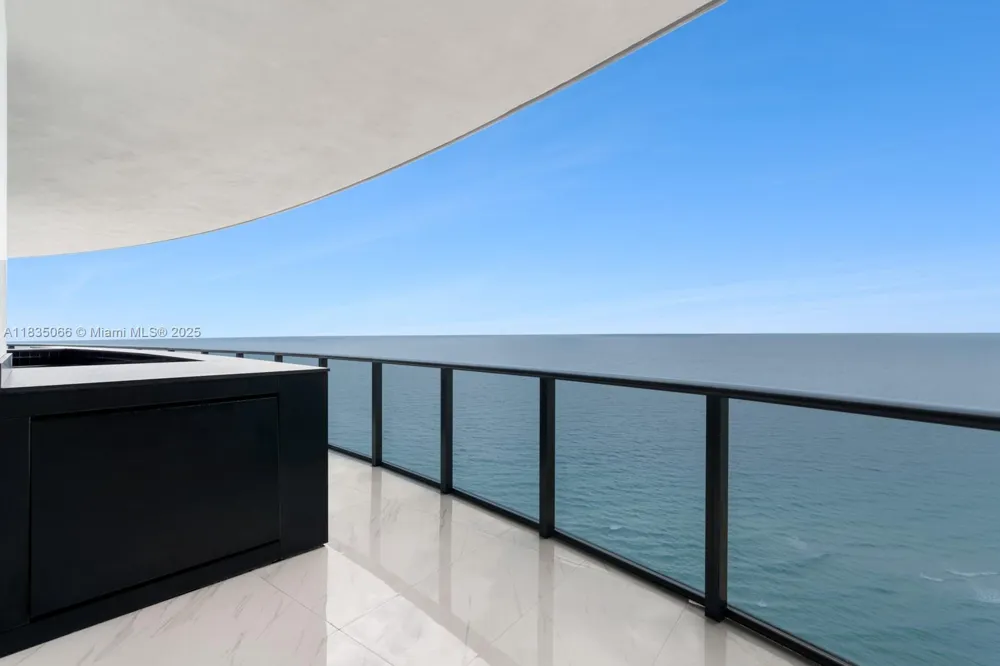 18555 Collins Ave #2701 Sunny Isles Beach, FL 33160