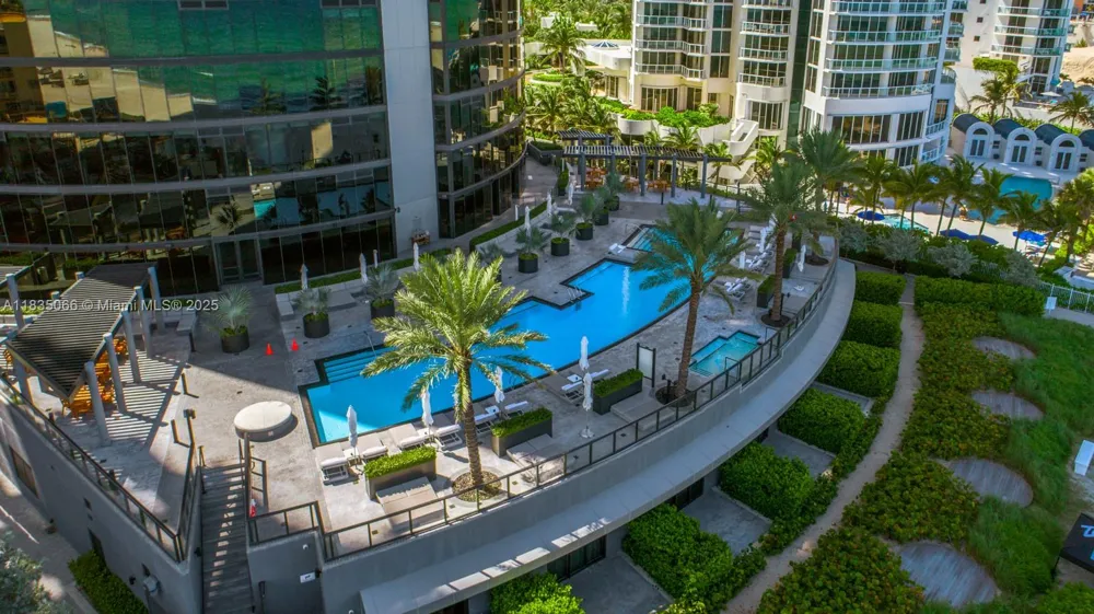 18555 Collins Ave #2701 Sunny Isles Beach, FL 33160