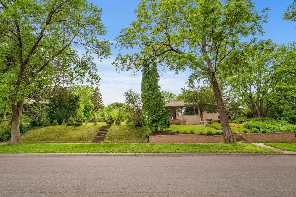 8XX Humboldt Avenue West Saint Paul, MN 55118