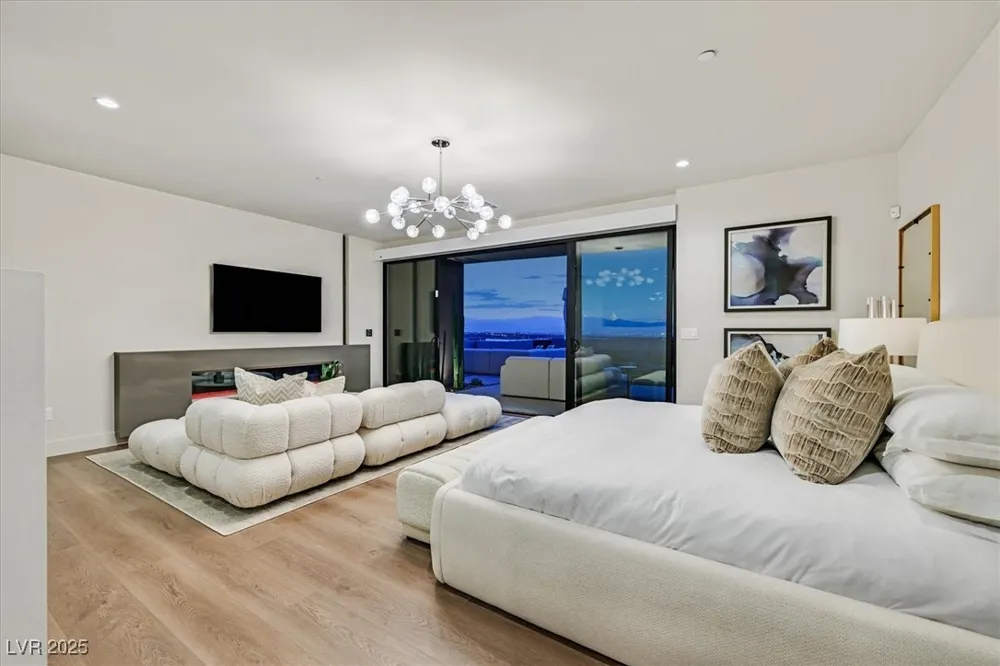 807 Magnum Cliff Court Henderson, NV 89012