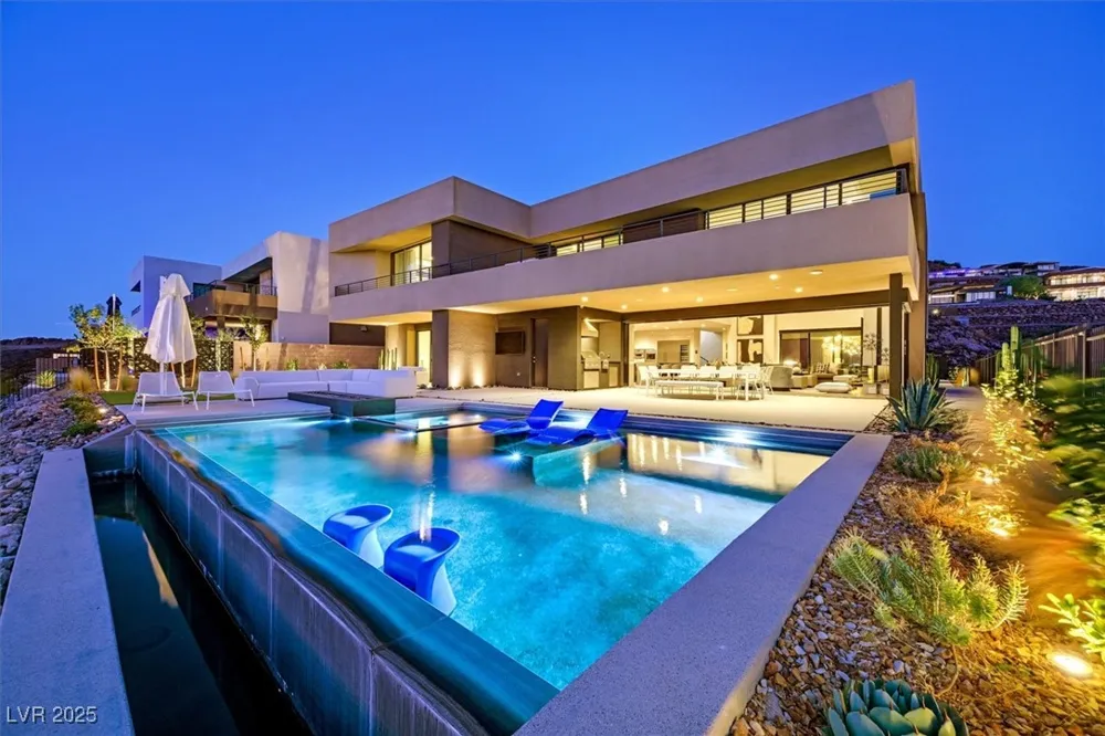 807 Magnum Cliff Court Henderson, NV 89012