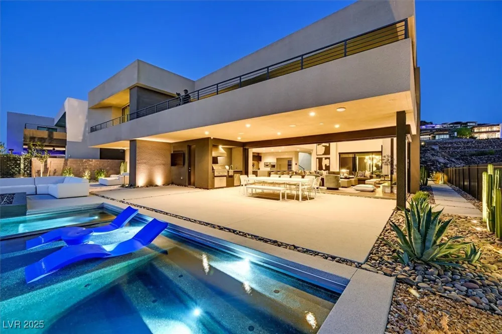 807 Magnum Cliff Court Henderson, NV 89012