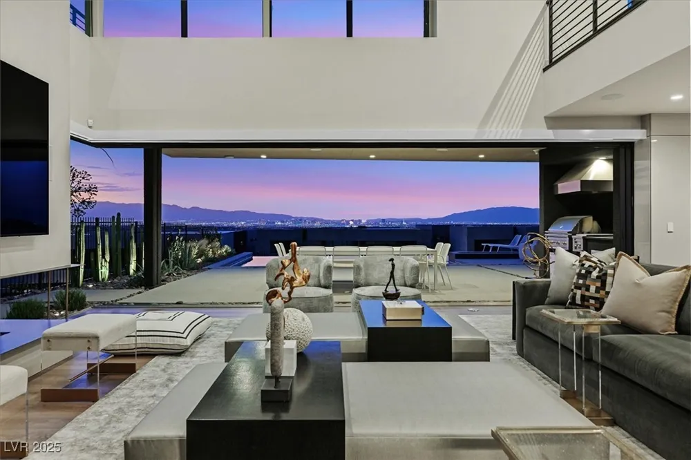 807 Magnum Cliff Court Henderson, NV 89012