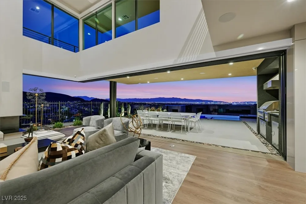 807 Magnum Cliff Court Henderson, NV 89012