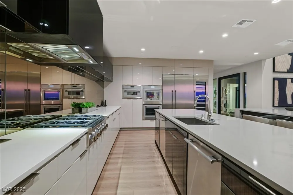 807 Magnum Cliff Court Henderson, NV 89012