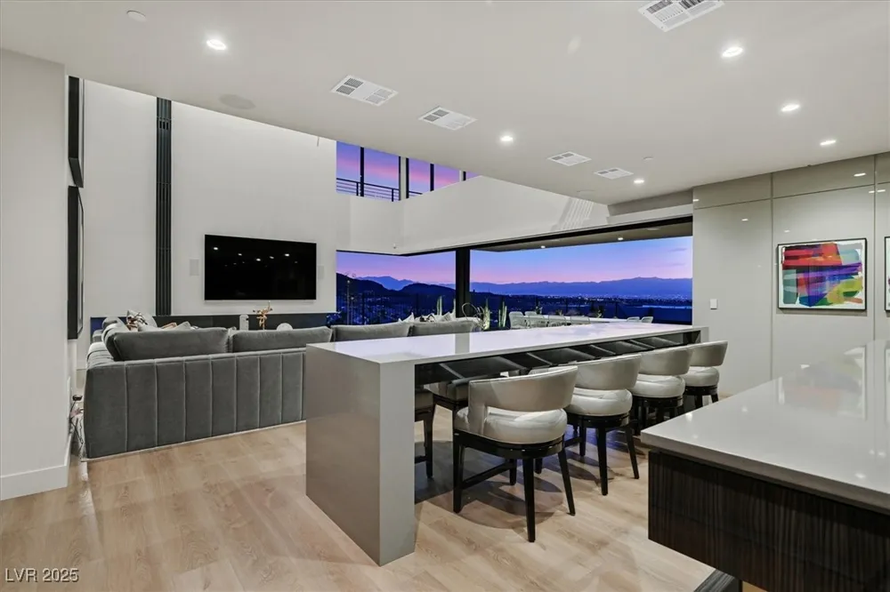 807 Magnum Cliff Court Henderson, NV 89012