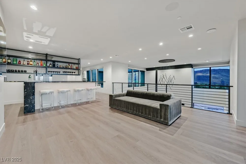 807 Magnum Cliff Court Henderson, NV 89012