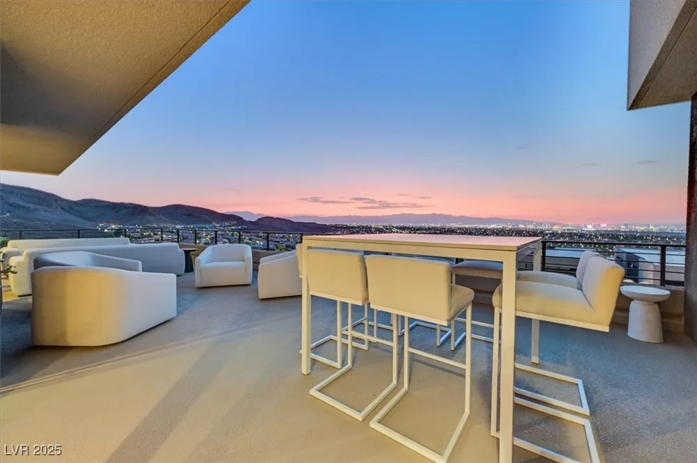 807 Magnum Cliff Court Henderson, NV 89012