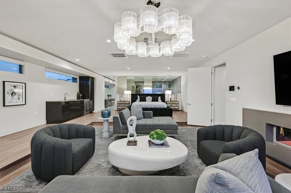 807 Magnum Cliff Court Henderson, NV 89012