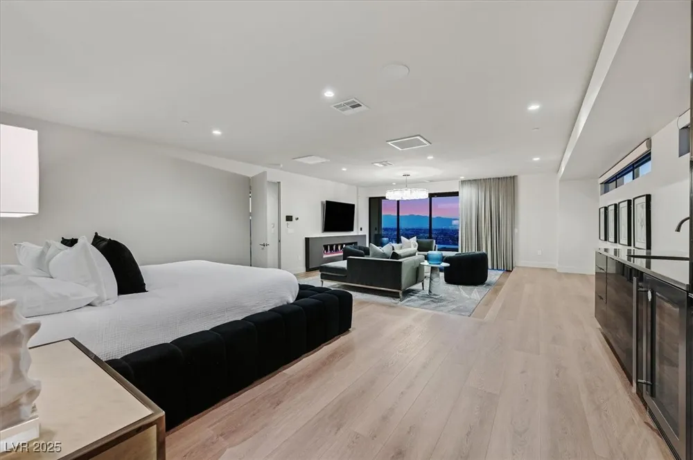807 Magnum Cliff Court Henderson, NV 89012
