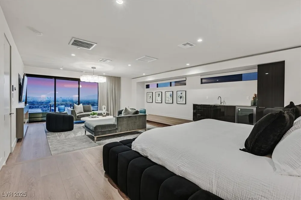 807 Magnum Cliff Court Henderson, NV 89012