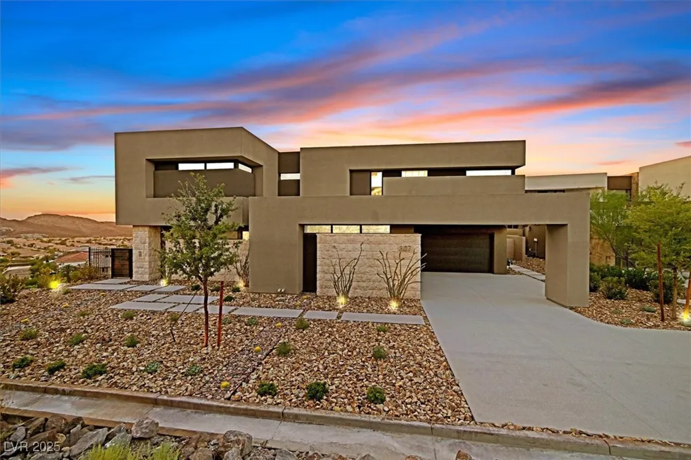 807 Magnum Cliff Court Henderson, NV 89012
