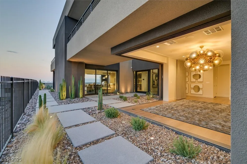 807 Magnum Cliff Court Henderson, NV 89012