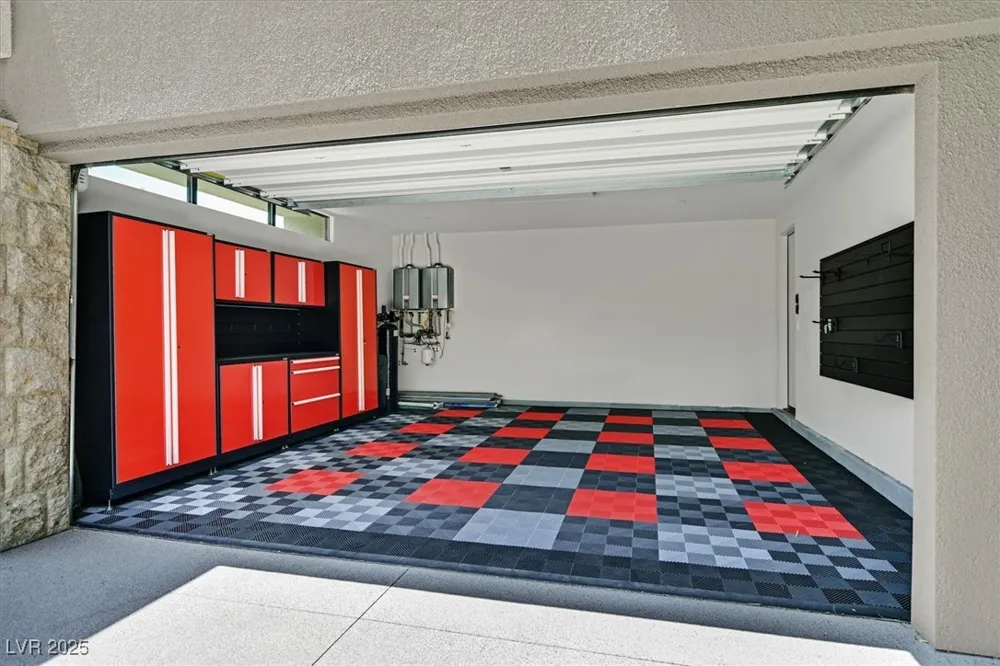 807 Magnum Cliff Court Henderson, NV 89012