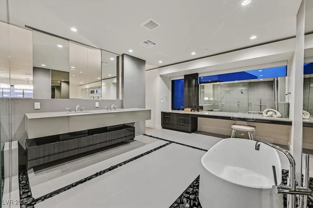 807 Magnum Cliff Court Henderson, NV 89012