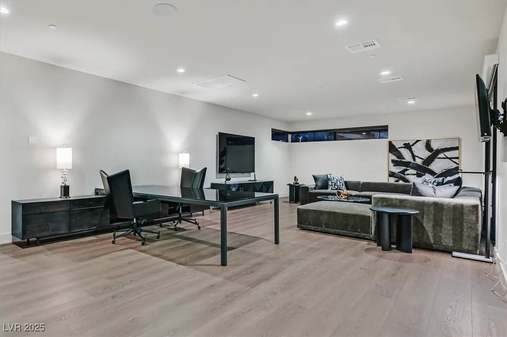 807 Magnum Cliff Court Henderson, NV 89012