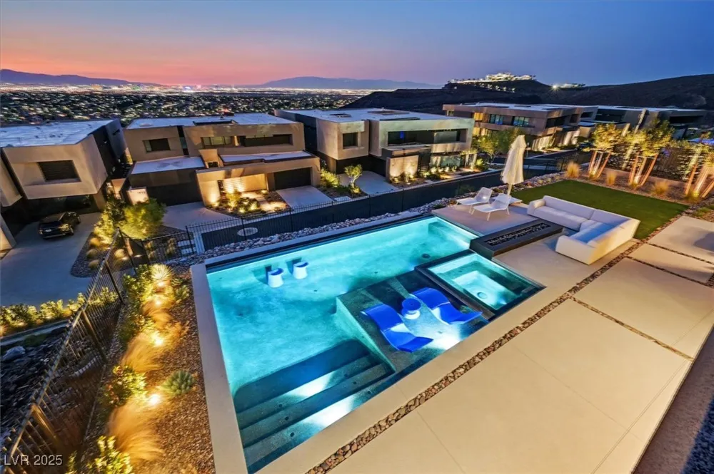 807 Magnum Cliff Court Henderson, NV 89012
