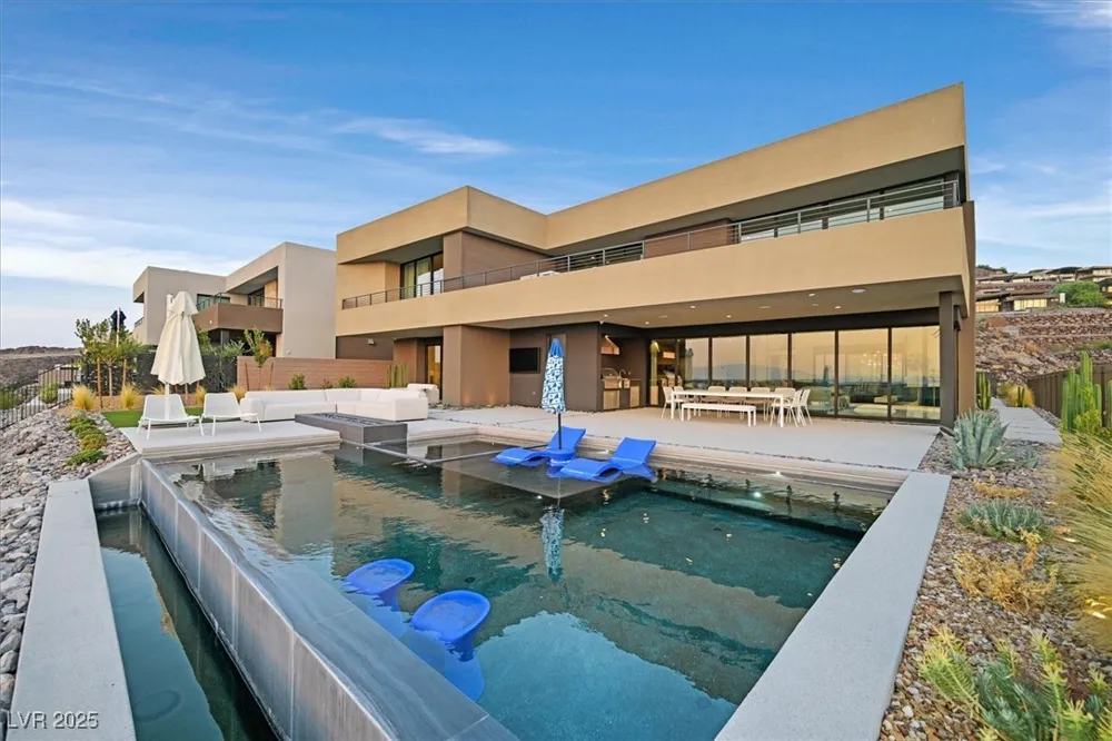 807 Magnum Cliff Court Henderson, NV 89012
