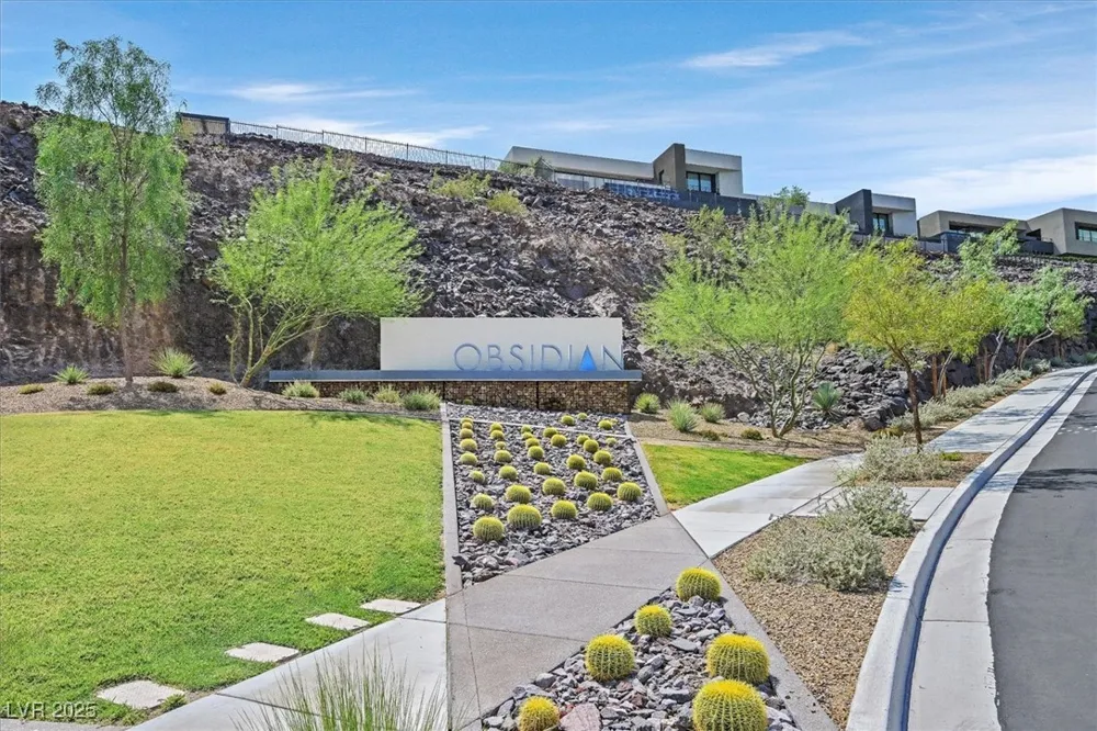 807 Magnum Cliff Court Henderson, NV 89012