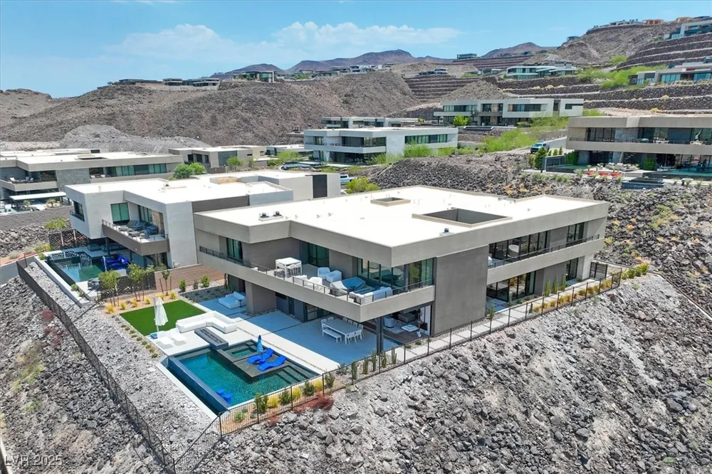 807 Magnum Cliff Court Henderson, NV 89012