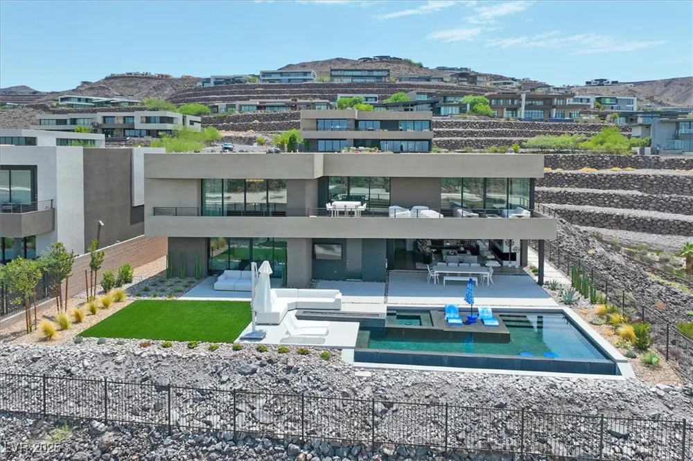 807 Magnum Cliff Court Henderson, NV 89012