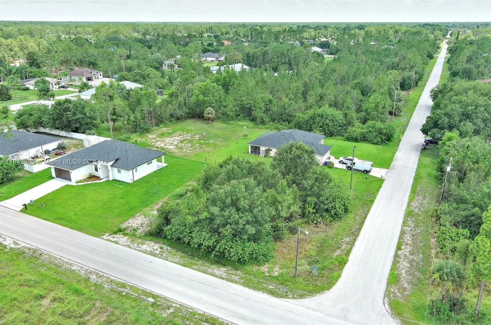 2500 E 10th St Lehigh Acres, FL 33936