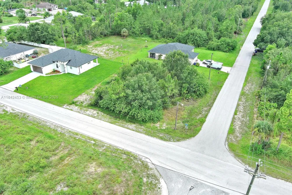 2500 E 10th St Lehigh Acres, FL 33936