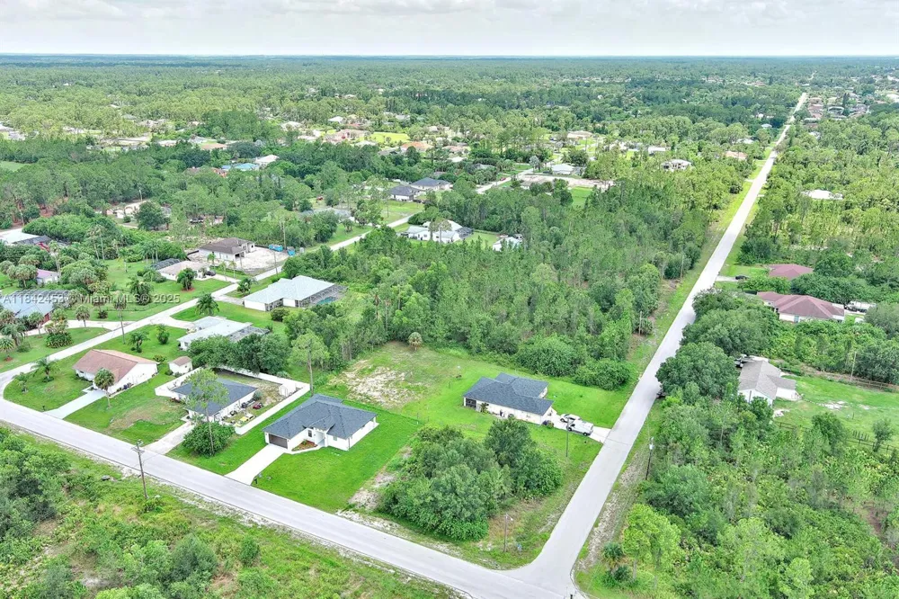 2500 E 10th St Lehigh Acres, FL 33936