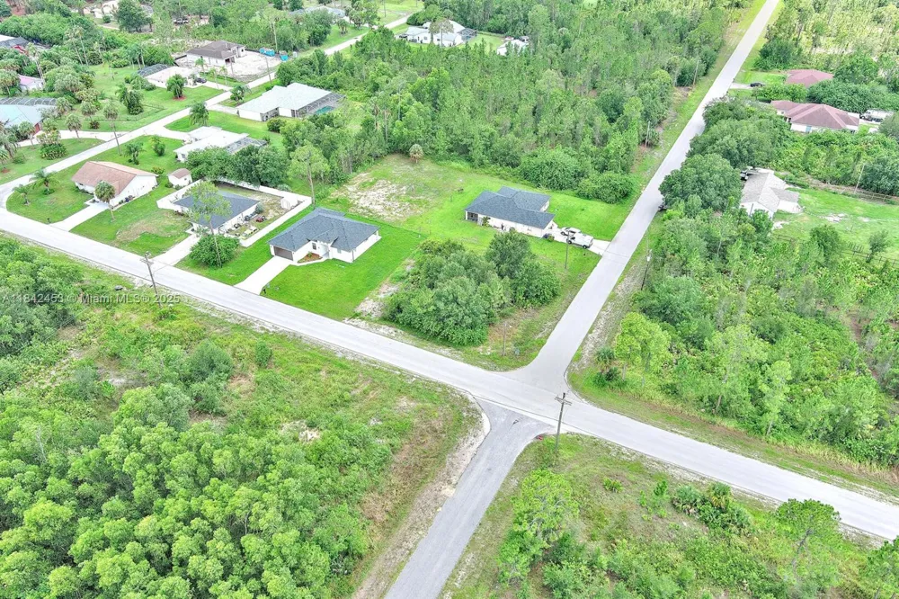 2500 E 10th St Lehigh Acres, FL 33936