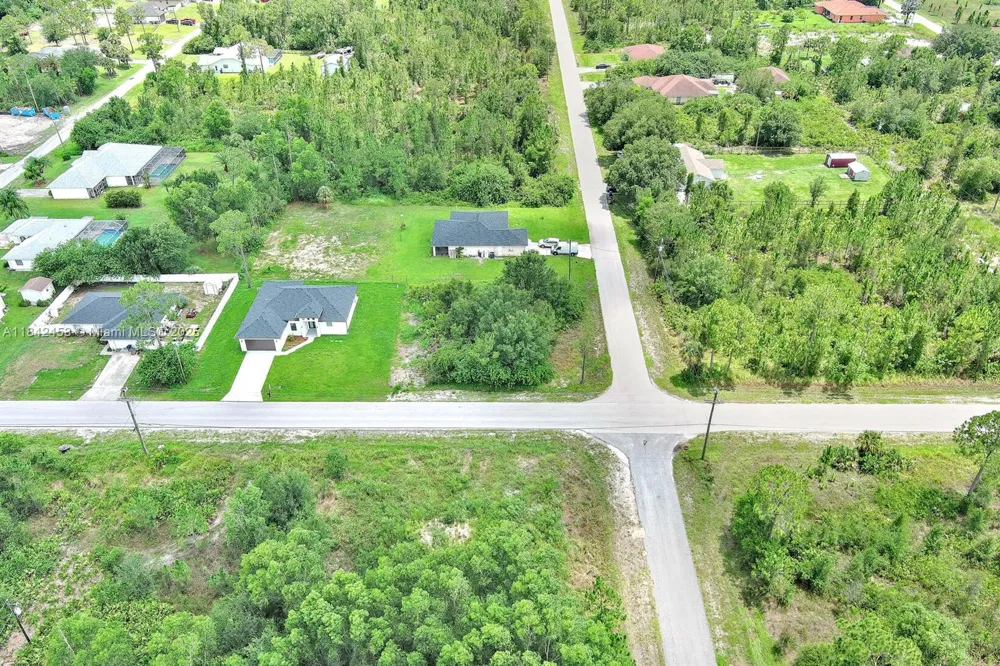 2500 E 10th St Lehigh Acres, FL 33936
