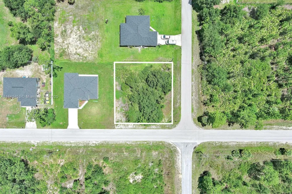 2500 E 10th St Lehigh Acres, FL 33936