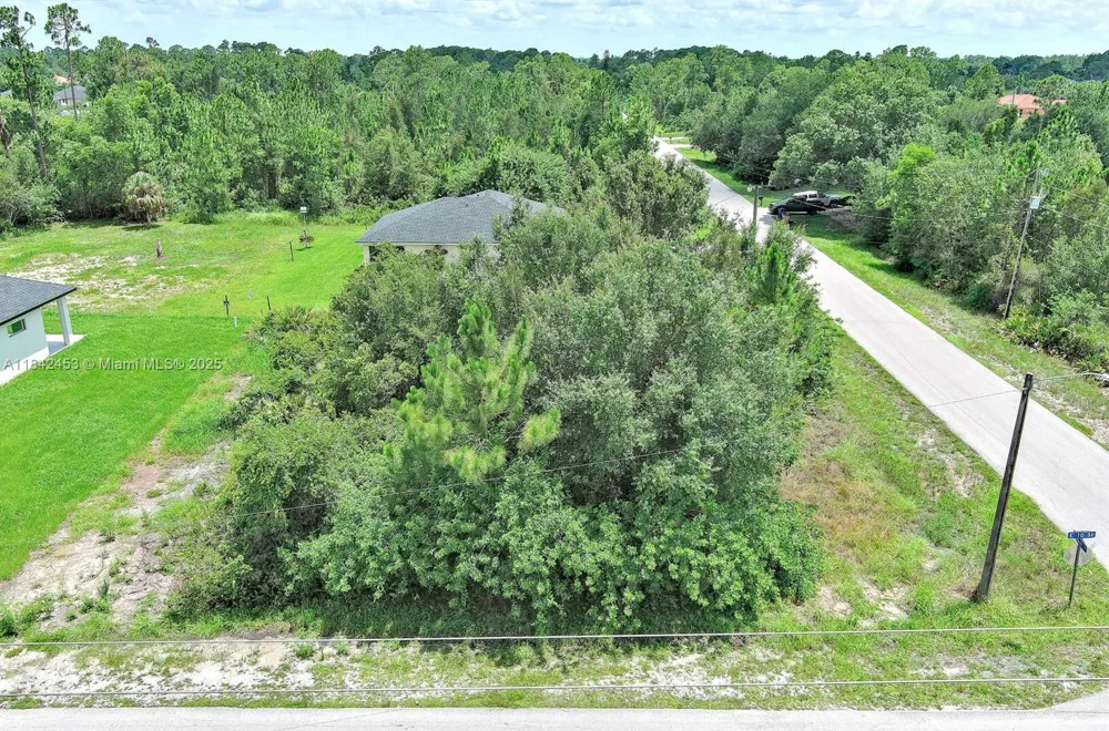 2500 E 10th St Lehigh Acres, FL 33936