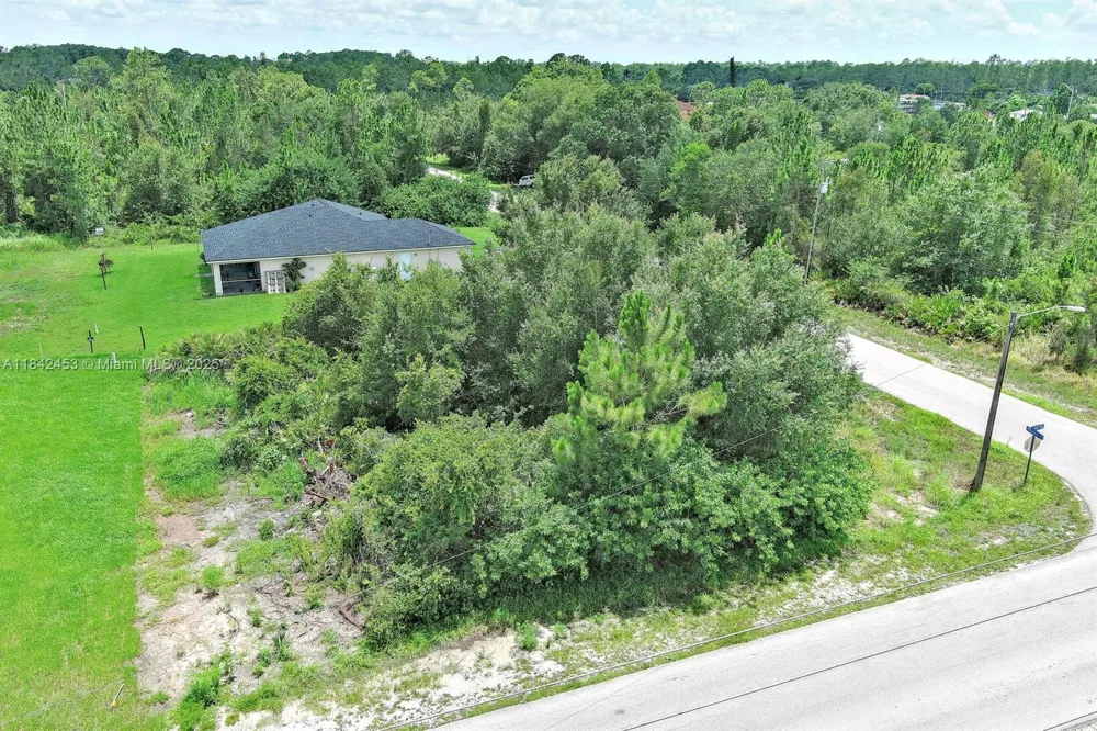 2500 E 10th St Lehigh Acres, FL 33936