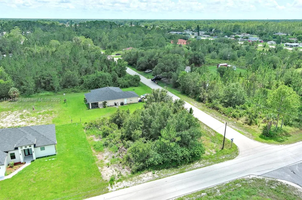 2500 E 10th St Lehigh Acres, FL 33936