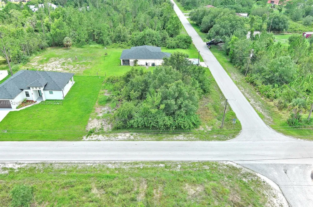 2500 E 10th St Lehigh Acres, FL 33936