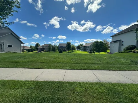 720 Somerby Parkway NE
