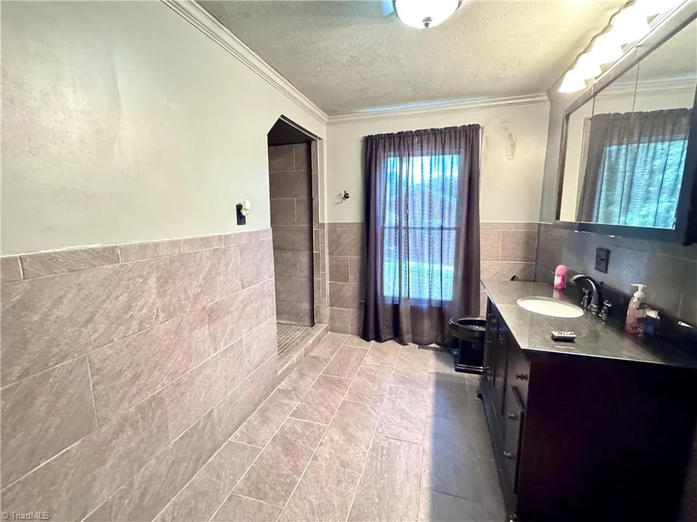 639 Elk Spur Street Elkin, NC 28621