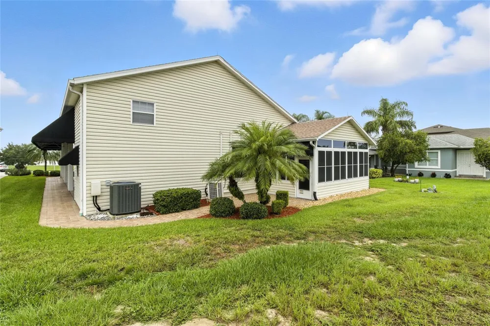 529 MEANDERING WAY Polk City, FL 33868