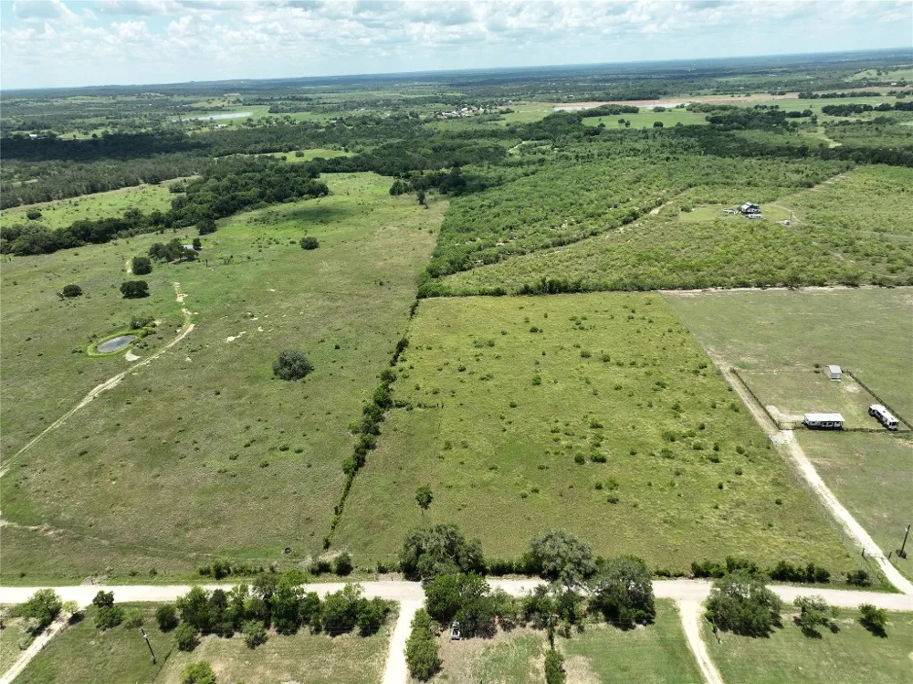 5 Pettytown Road Dale, TX 78616