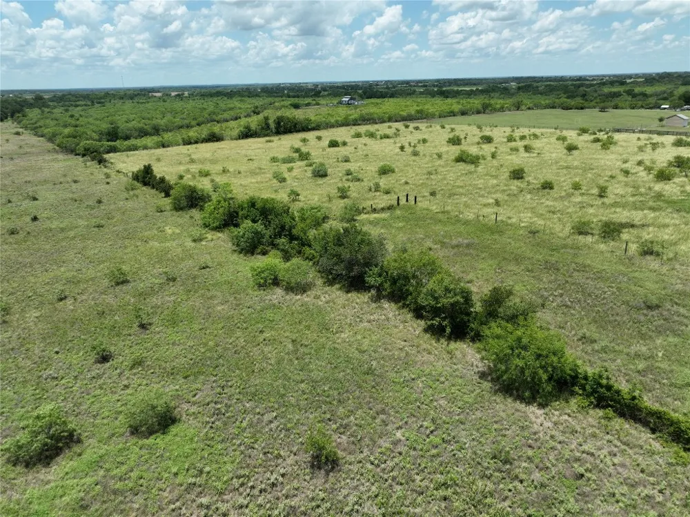 5 Pettytown Road Dale, TX 78616