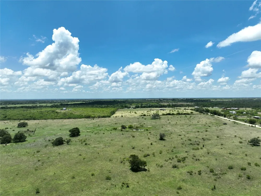 5 Pettytown Road Dale, TX 78616