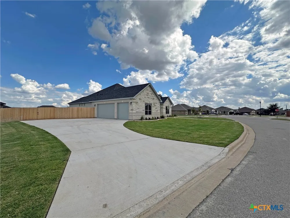 405 Willow Troy, TX 76579