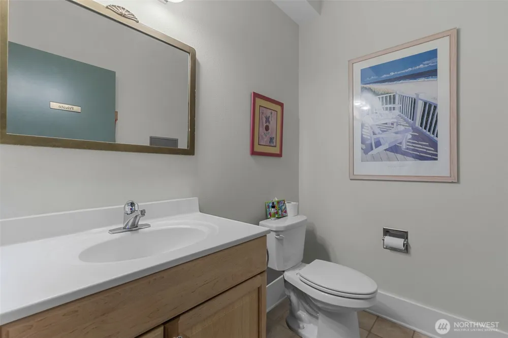 4510 Thackeray NE Seattle, WA 98105