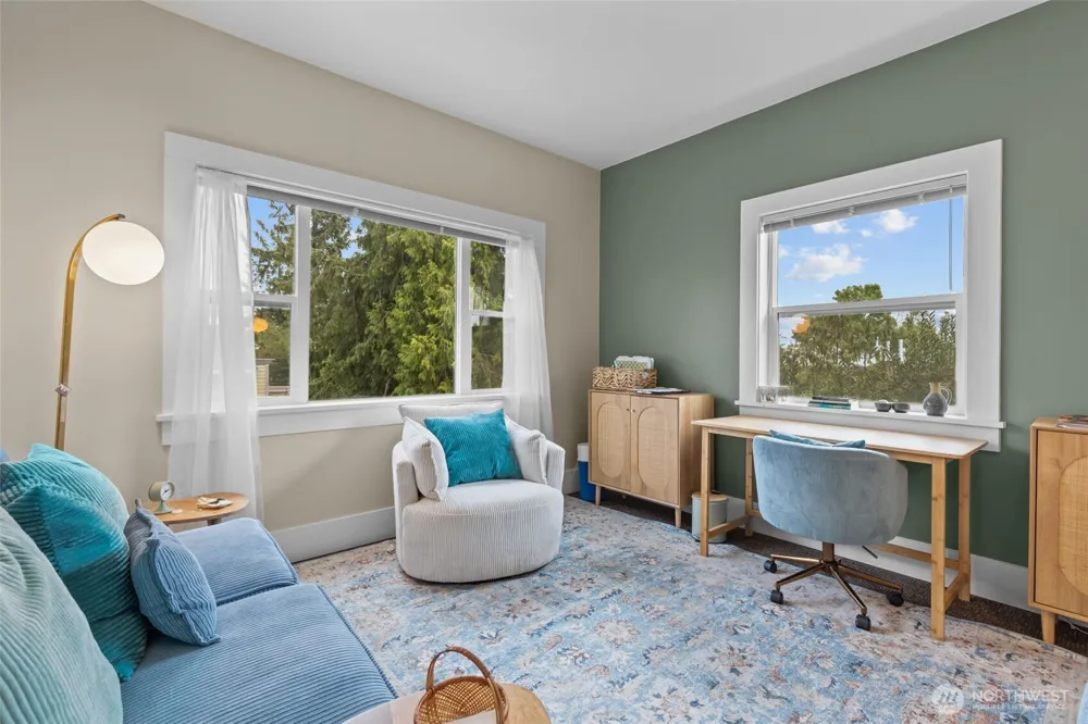 4510 Thackeray NE Seattle, WA 98105